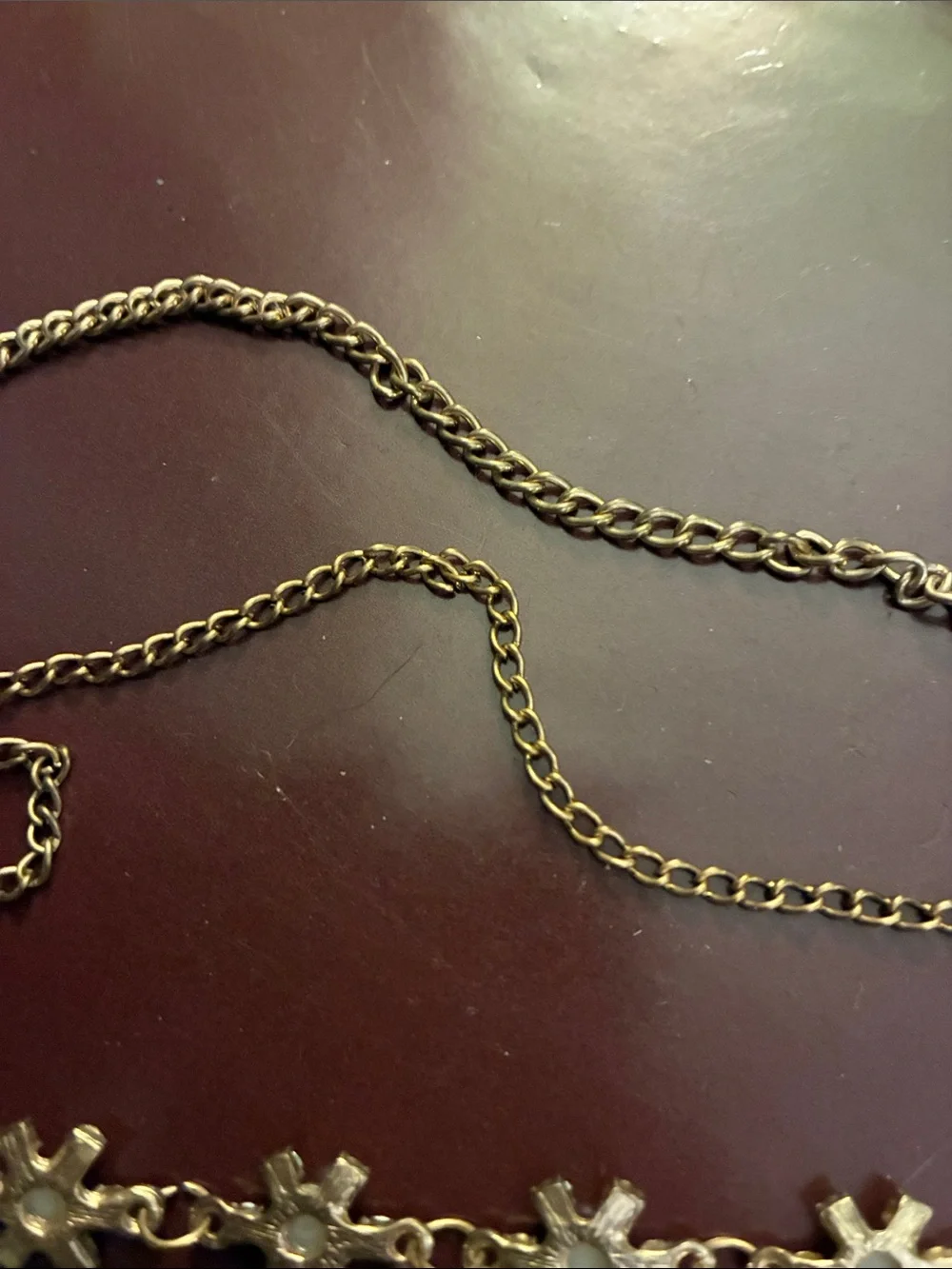 Gold Floral Double-Comb Hair Chain with Pearlescent Accents